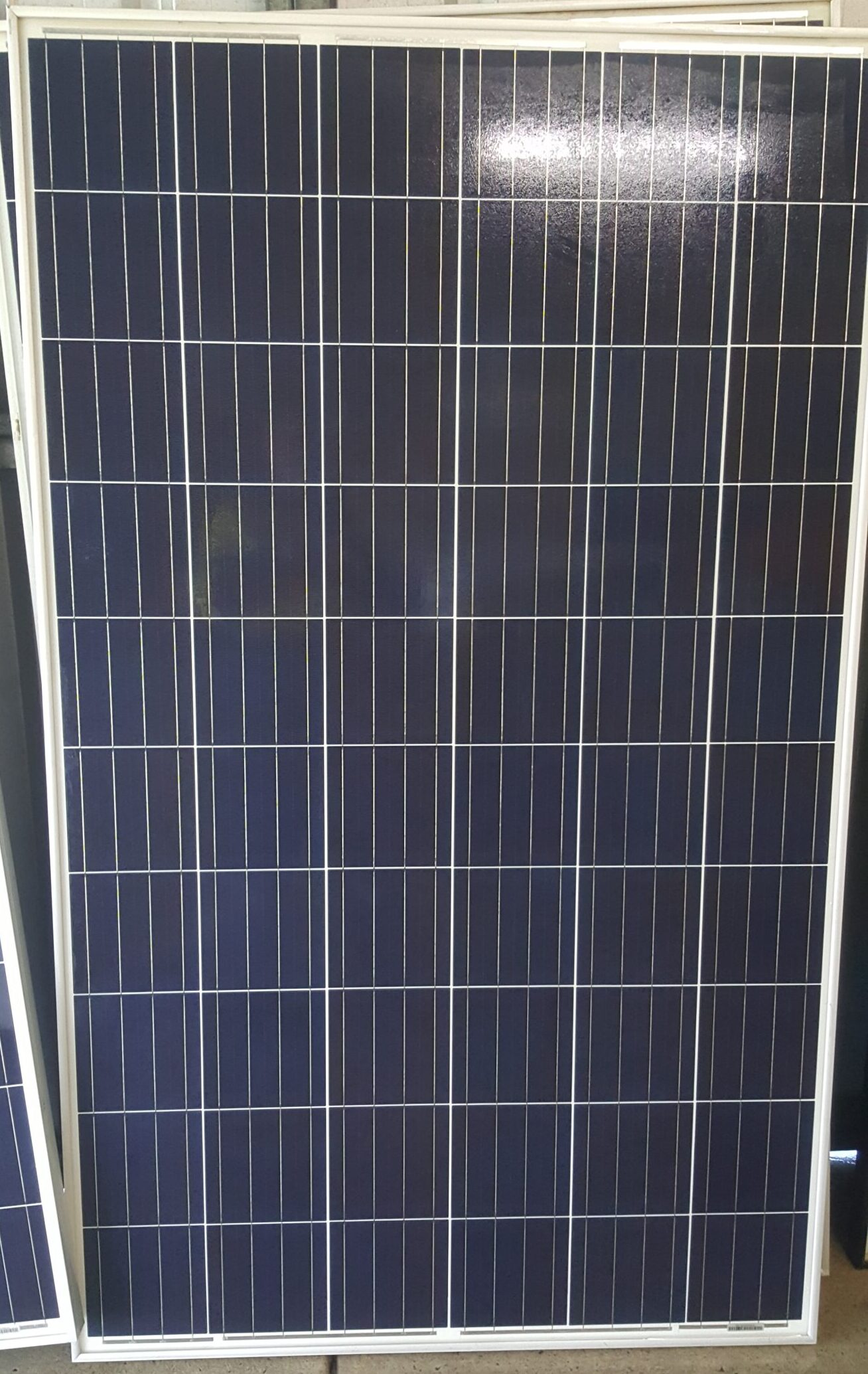 GCL 250W Poly Solar Panel (used/cleaned/assessed)  Voc 37.5 Vmp 30.4 Isc 8.86 Imp 8.26 1640x992x40mm Silver Frame